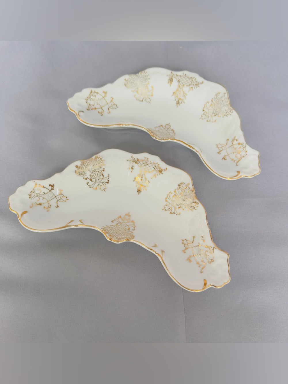 Set of 2 Vintage Andrea Sadek Porcelain Gold Design Bone Dishes Trinket Kidney